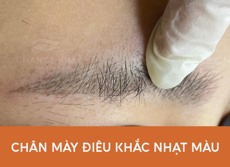 Chân mày điêu khắc chân mày nhạt màu