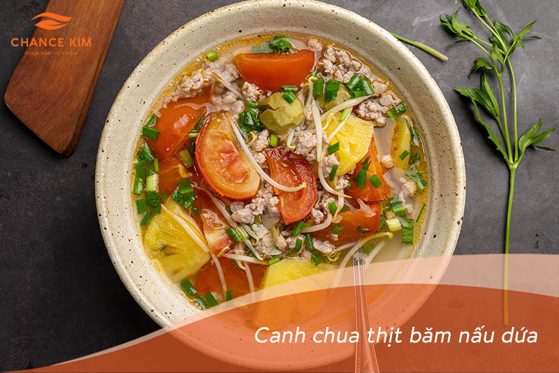 Canh chua thịt băm nấu dứa