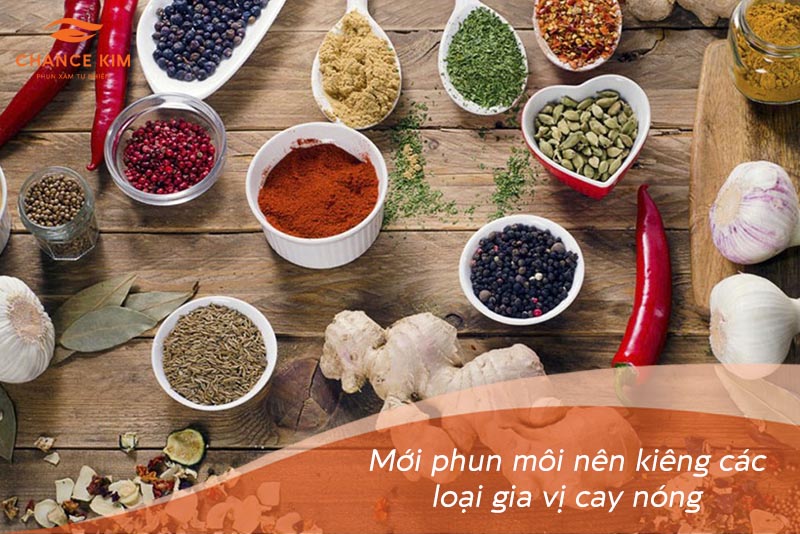 Các gia vị cay nóng bạn nên kiêng sau khi phun môi