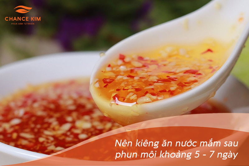 Những thực phẩm cần kiêng sau phun môi