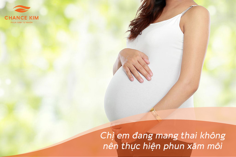 Khi đang mang thai hoặc đang cho con bú thì chị em không nên thực hiện các thủ thuật làm đẹp